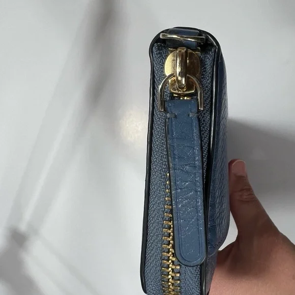 Kate Spade Blue Leather Wallet/Wristlet - Picture 5 of 11